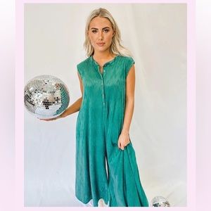 Green Jumpsuit 💚